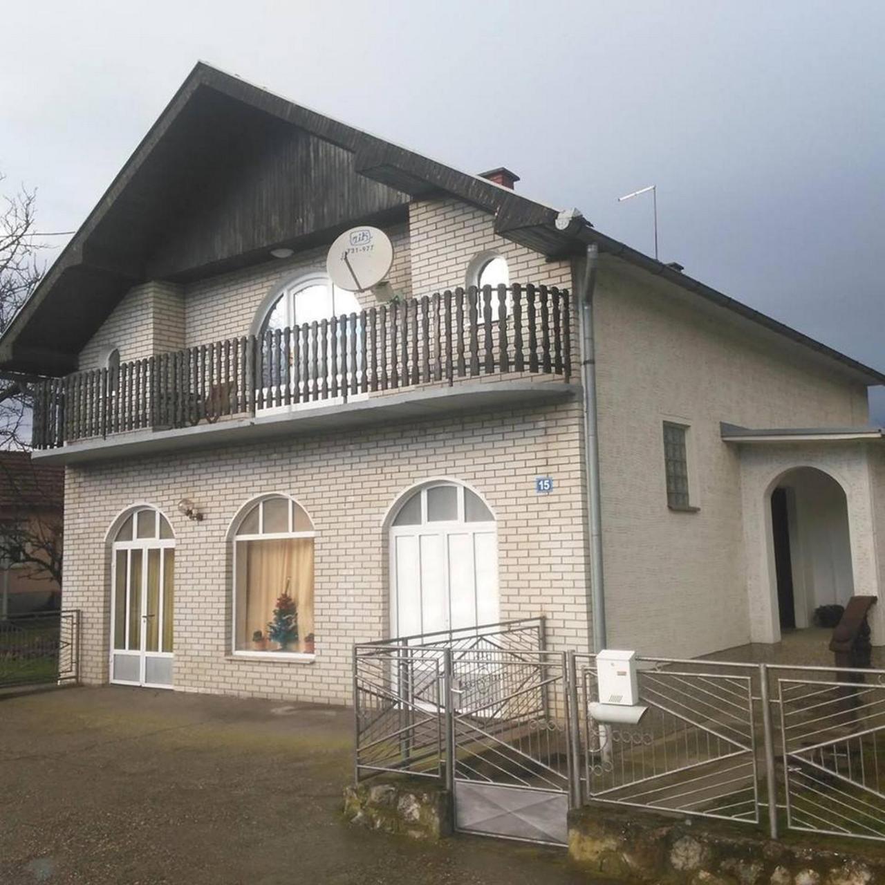 Rooms Mila Rezovac Екстер'єр фото