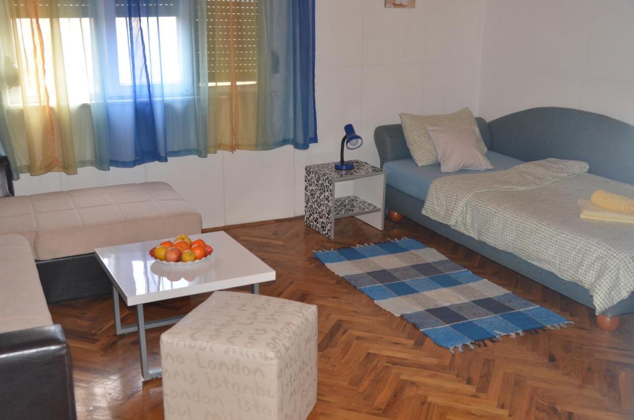 Rooms Mila Rezovac Екстер'єр фото