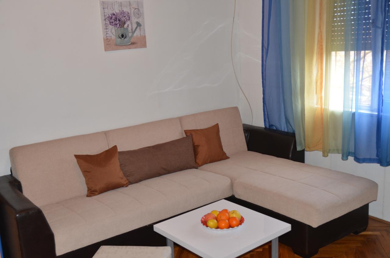 Rooms Mila Rezovac Екстер'єр фото