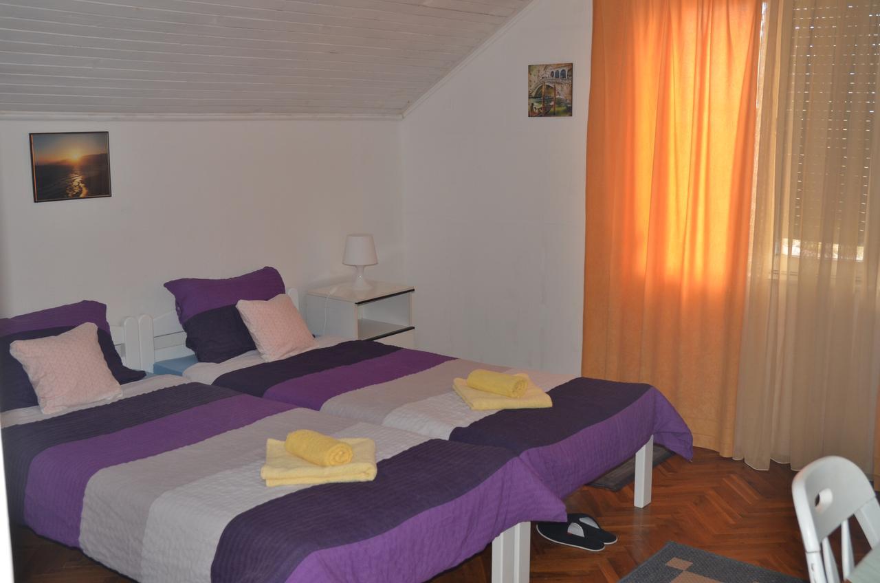 Rooms Mila Rezovac Екстер'єр фото